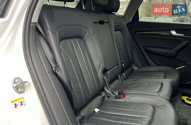 Внедорожник / Кроссовер Audi Q5 2017 в 