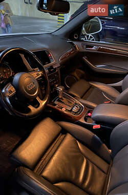 Позашляховик / Кросовер Audi Q5 2015 в 