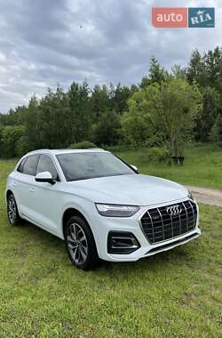 Внедорожник / Кроссовер Audi Q5 2021 в 