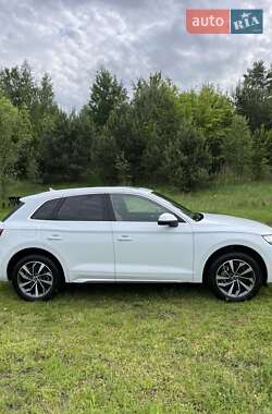 Внедорожник / Кроссовер Audi Q5 2021 в 