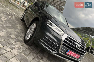 Позашляховик / Кросовер Audi Q5 2018 в 