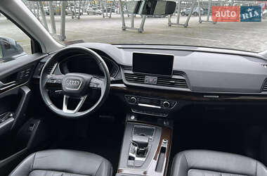 Позашляховик / Кросовер Audi Q5 2018 в 