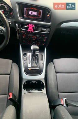 Внедорожник / Кроссовер Audi Q5 2010 в 