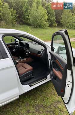 Внедорожник / Кроссовер Audi Q5 2021 в 