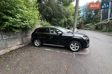 Позашляховик / Кросовер Audi Q5 2020 в Києві