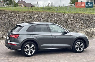 Внедорожник / Кроссовер Audi Q5 2020 в 