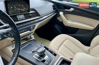 Позашляховик / Кросовер Audi Q5 2017 в 