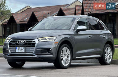 Внедорожник / Кроссовер Audi Q5 2017 в 