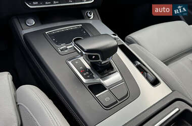 Внедорожник / Кроссовер Audi Q5 2017 в 