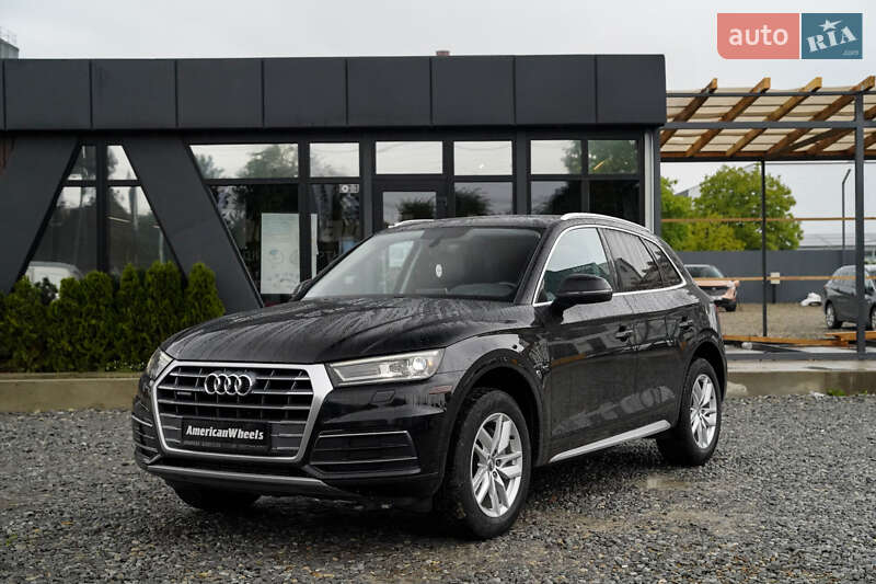 Позашляховик / Кросовер Audi Q5 2018 в 