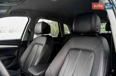Позашляховик / Кросовер Audi Q5 2018 в 