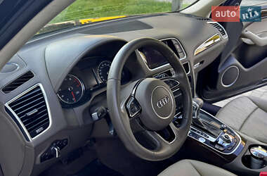 Внедорожник / Кроссовер Audi Q5 2015 в 