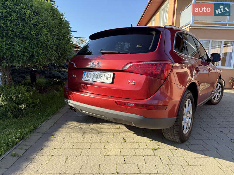 Внедорожник / Кроссовер Audi Q5 2011 в Сваляве