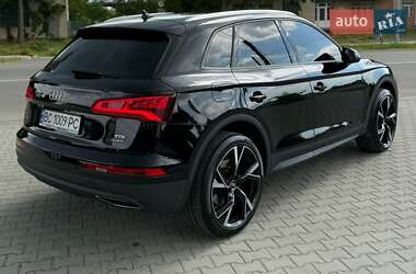 Внедорожник / Кроссовер Audi Q5 2017 в 