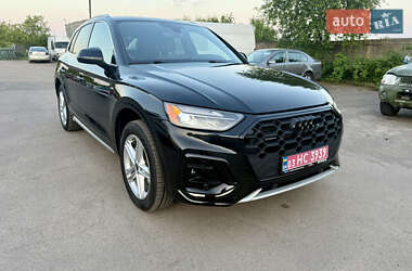 Внедорожник / Кроссовер Audi Q5 2021 в 