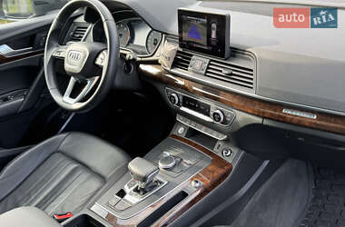 Позашляховик / Кросовер Audi Q5 2020 в 