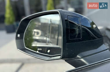 Позашляховик / Кросовер Audi Q5 2020 в 