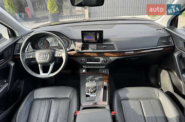 Позашляховик / Кросовер Audi Q5 2020 в 