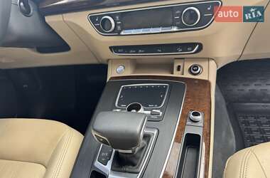 Внедорожник / Кроссовер Audi Q5 2020 в 