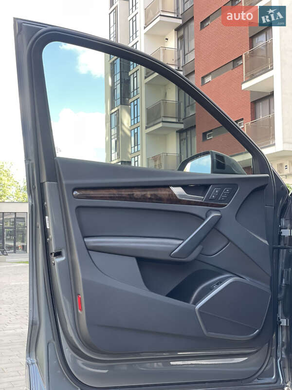 Внедорожник / Кроссовер Audi Q5 2019 в Ивано-Франковске