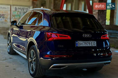 Внедорожник / Кроссовер Audi Q5 2017 в 