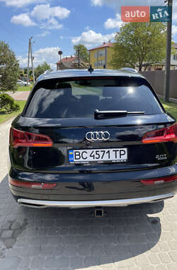 Позашляховик / Кросовер Audi Q5 2018 в 