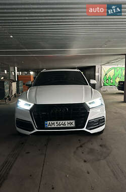 Внедорожник / Кроссовер Audi Q5 2018 в 