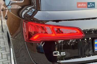 Внедорожник / Кроссовер Audi Q5 2020 в 