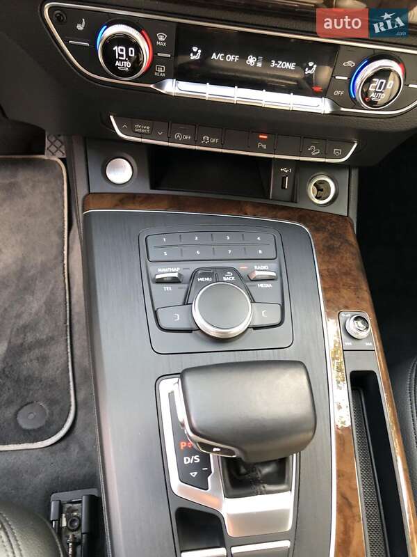 Внедорожник / Кроссовер Audi Q5 2020 в Львове