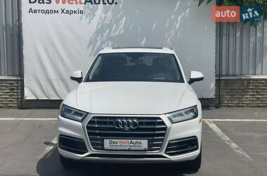 Внедорожник / Кроссовер Audi Q5 2018 в 