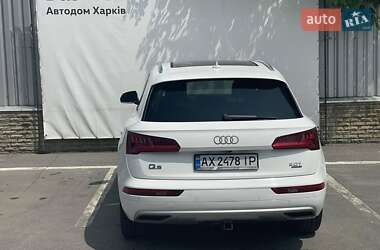 Внедорожник / Кроссовер Audi Q5 2018 в 