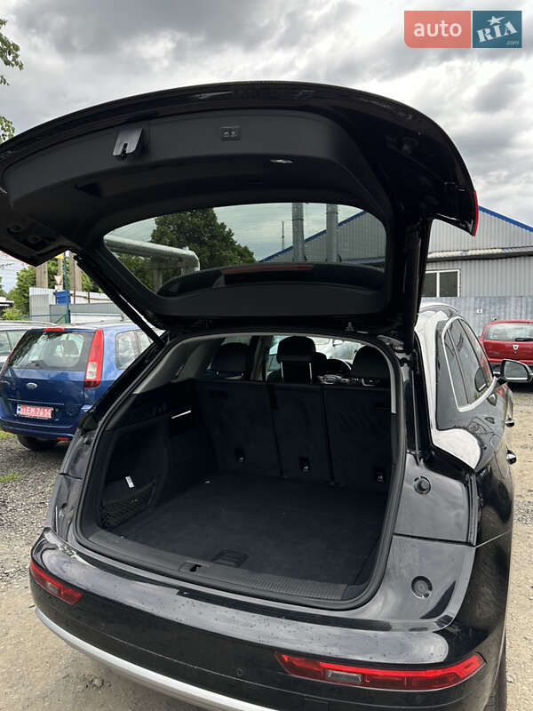 Позашляховик / Кросовер Audi Q5 2018 в Луцьку