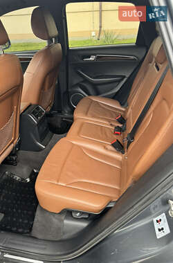 Внедорожник / Кроссовер Audi Q5 2011 в 
