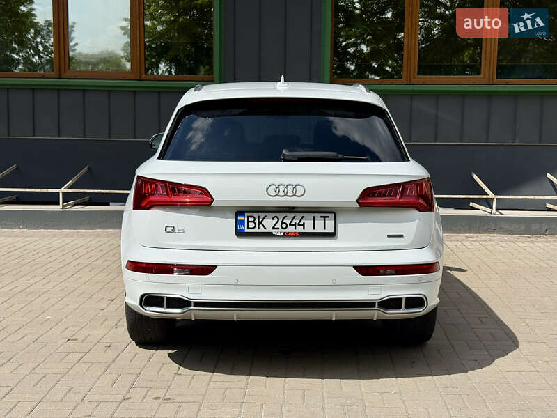 Позашляховик / Кросовер Audi Q5 2020 в Рівному