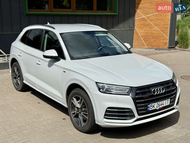 Позашляховик / Кросовер Audi Q5 2020 в Рівному