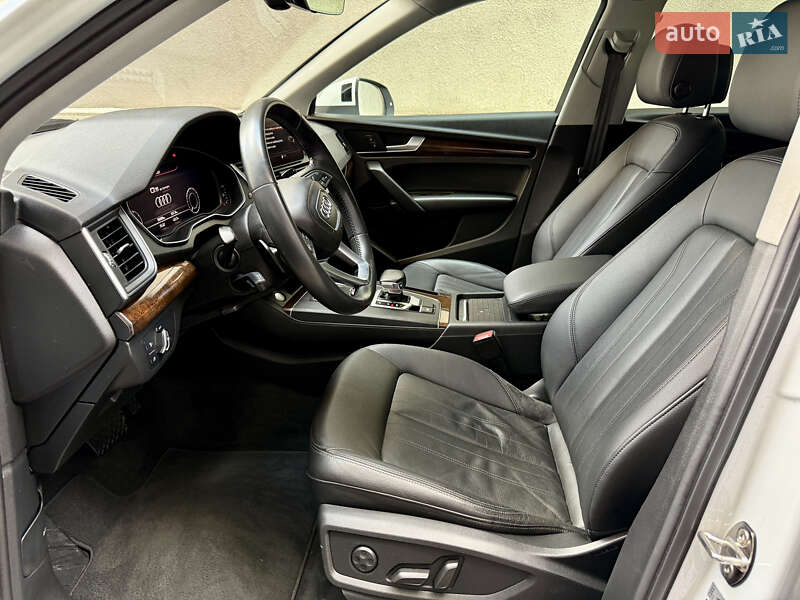 Позашляховик / Кросовер Audi Q5 2020 в Рівному