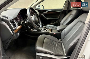 Позашляховик / Кросовер Audi Q5 2020 в 