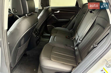 Позашляховик / Кросовер Audi Q5 2020 в 