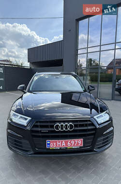 Внедорожник / Кроссовер Audi Q5 2019 в 