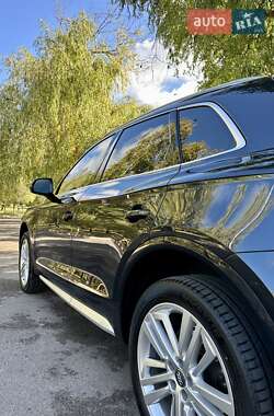 Внедорожник / Кроссовер Audi Q5 2018 в 