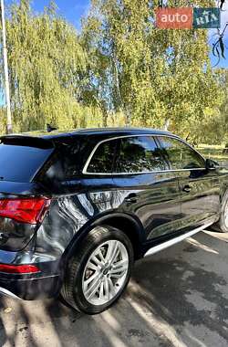 Внедорожник / Кроссовер Audi Q5 2018 в 