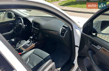 Внедорожник / Кроссовер Audi Q5 2016 в 