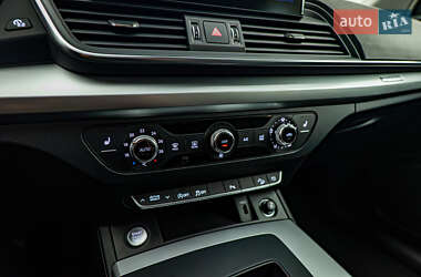 Внедорожник / Кроссовер Audi Q5 2021 в 