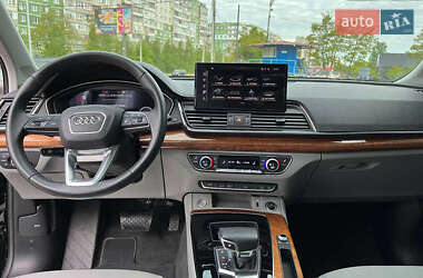 Внедорожник / Кроссовер Audi Q5 2021 в 