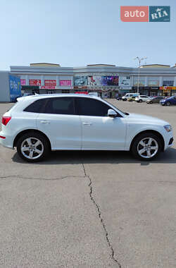 Внедорожник / Кроссовер Audi Q5 2011 в 