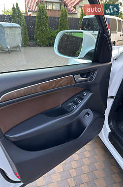 Позашляховик / Кросовер Audi Q5 2012 в 