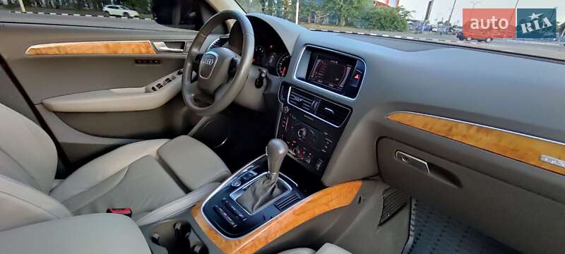 Внедорожник / Кроссовер Audi Q5 2009 в Одессе