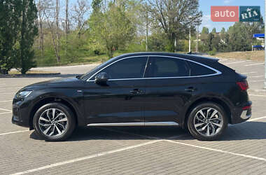 Позашляховик / Кросовер Audi Q5 2021 в 