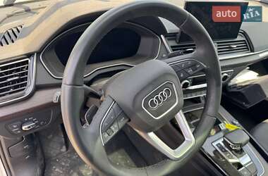 Позашляховик / Кросовер Audi Q5 2023 в 