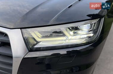 Позашляховик / Кросовер Audi Q5 2018 в 
